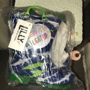Lilly of New York Boys LIGHT UP Rain Boots!